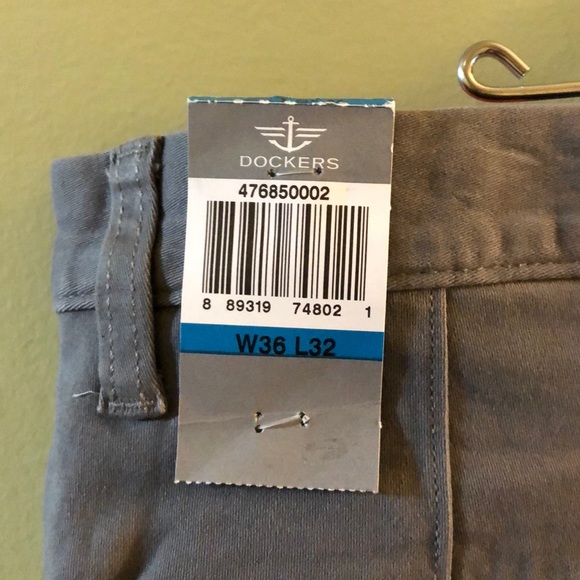 NWT Men’s  Dockers Washed Khakis - Picture 5 of 6
